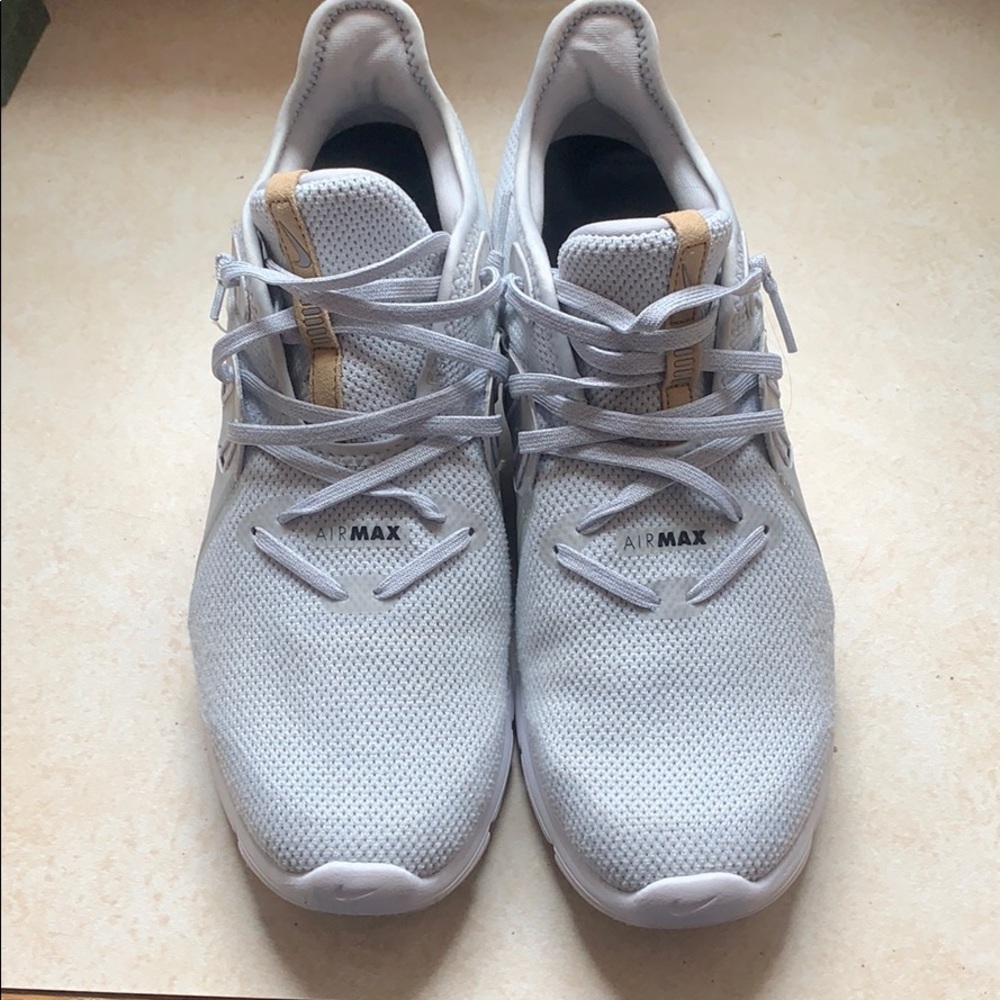 Nike women’s 11 air max